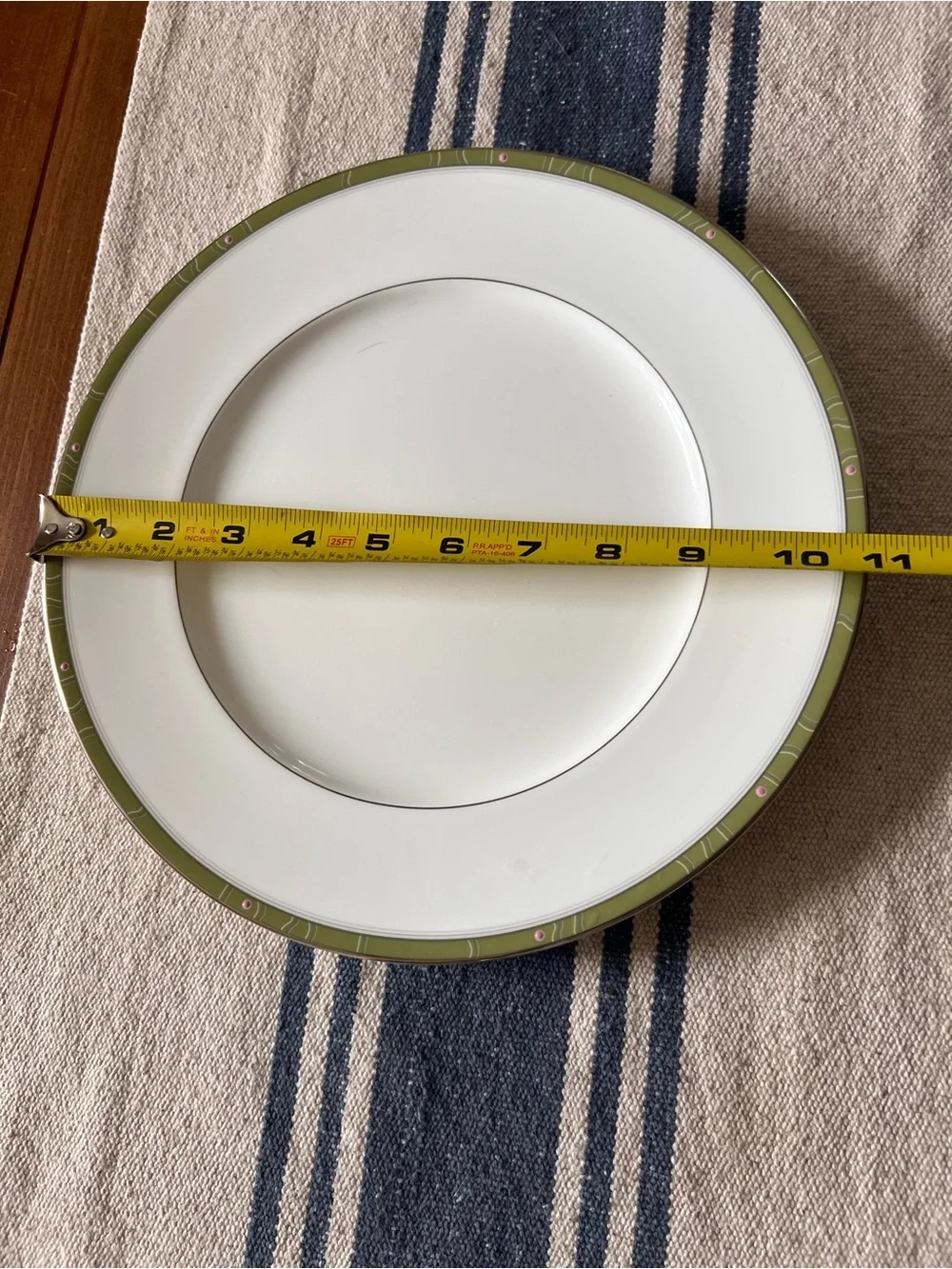 2 Royal Doulton Daybreak Dinner Plates NWOT